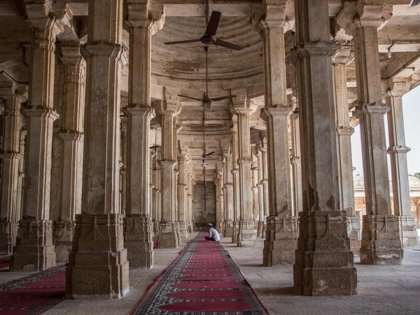 Ahmedabad Flughafen Transfers (AMD) 