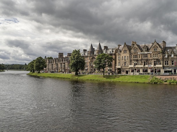 Inverness Airport Transfers (INV) 