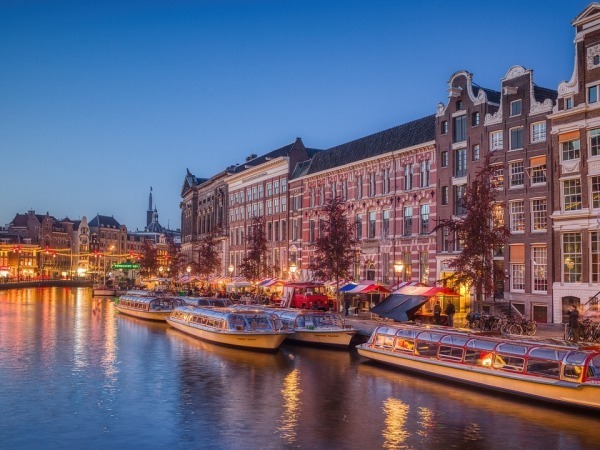 Lufthavnstransport i Amsterdam (AMS) 