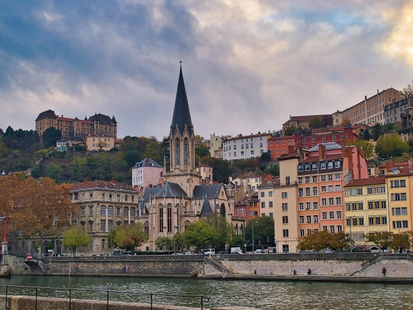 Lyon Airport Transfers (LYS) 