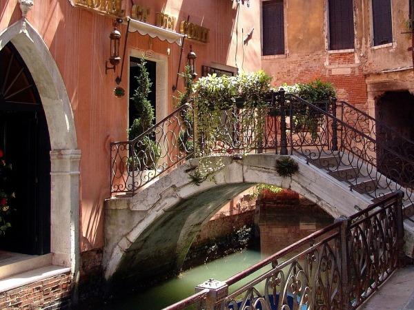 Venice Treviso Airport Transfers (TSF) 